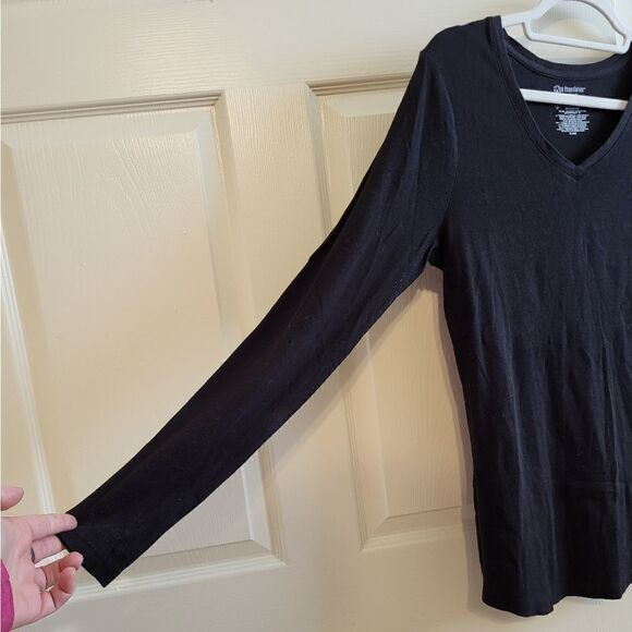 No Boundaries black long-sleeved v-neck tee - Picture 2 of 5